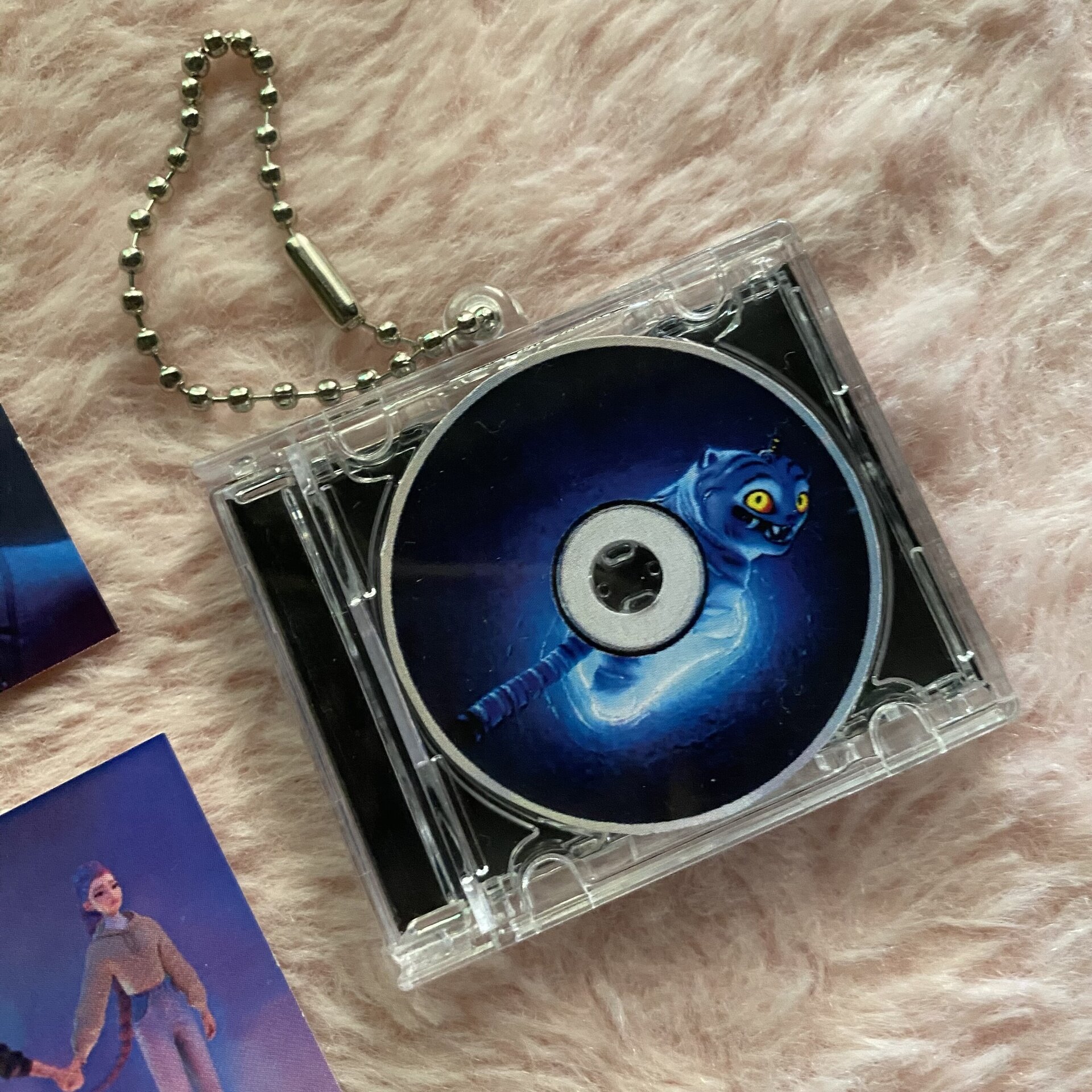 Llavero CD inspirado en Kpop Demon Hunters SAJABOYS/ album keyring (NFC sticker) - 1