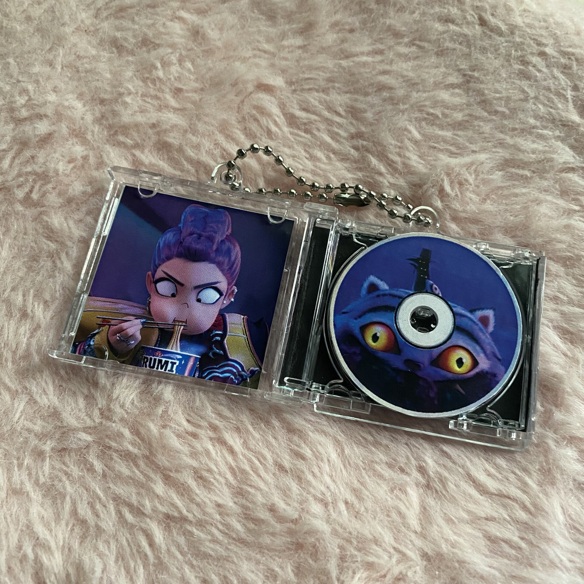 Llavero CD inspirado en Kpop Demon Hunters HUNTRIX / album keyring (NFC sticker) - 5